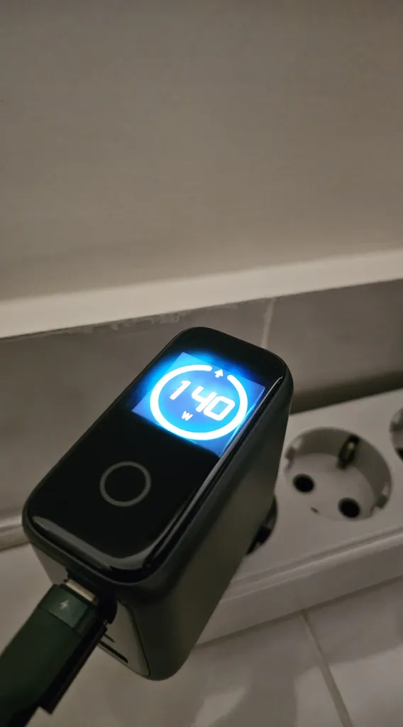 شارژر دیواری 140 وات انکر مدل A2697 به همراه کابل USB-C به طول 1.5 متر