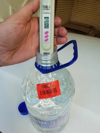 آب مقطر تکرو مدل R10 حجم 4000 میلی لیتر