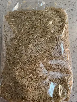 برنج قهوه‌ای سبوس دار گلستان - 2 کیلوگرم