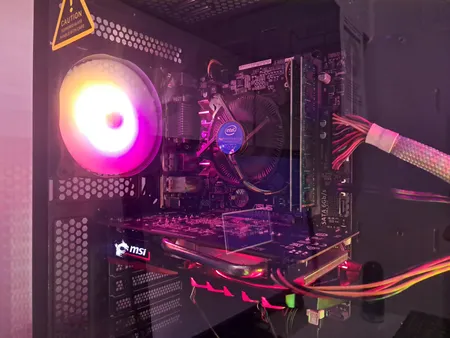 کیس کامپیوتر گرین مدل GRIFFIN G2