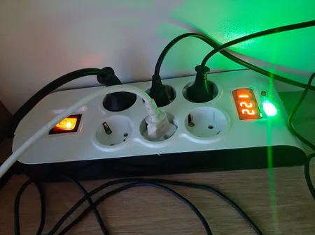 محافظ ولتاژ پارت الکتریک مدل 5M