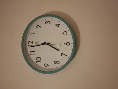 ساعت دیواری مارال مدل 42