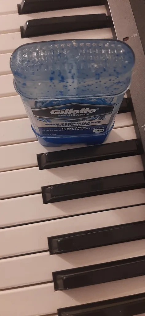 ژل شفاف ضد تعریق مردانه ژیلت مدل Cool Wave حجم 80 میلی لیتر