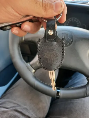 روکش فرمان کاور پلاس مدل PR-LUXE-RD به همراه سردنده وگردگیر و روکش ترمزدستی و کاور سویچ مناسب برای پراید