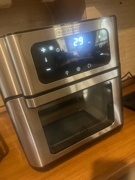 هواپز 12 لیتری بلک اند دکر مدل AOF-100-B5