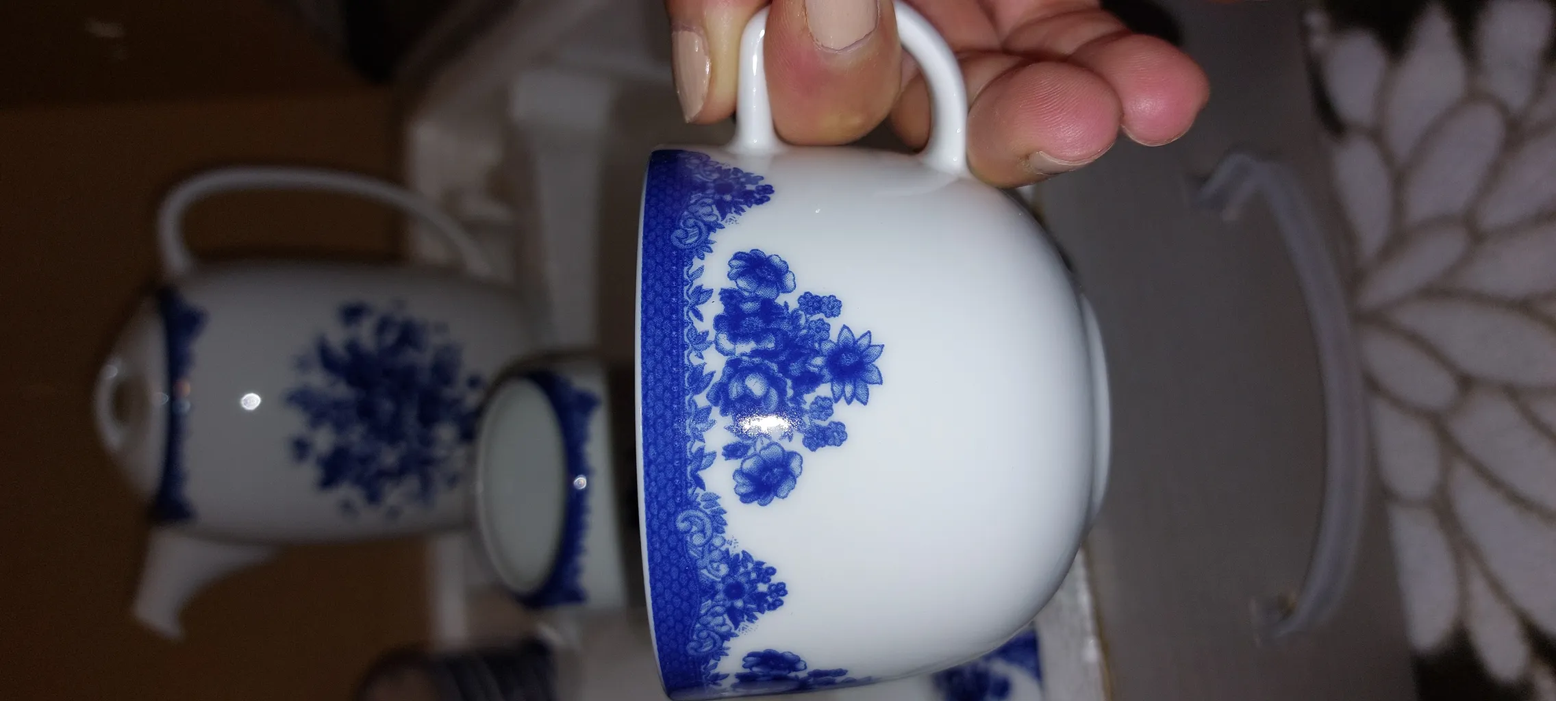 سرویس چای خوری 17 پارچه چینی زرین ایران مدل کواترو فلورانس درجه 3