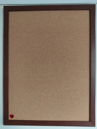 تابلو اعلانات پی اند ام پروداکتس کد 4560 سایز 45x60 سانتی متر