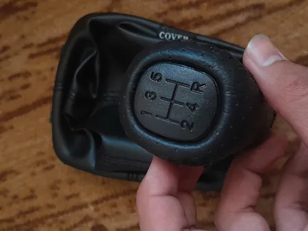 روکش فرمان کاور پلاس مدل PR-LUXE-RD به همراه سردنده وگردگیر و روکش ترمزدستی و کاور سویچ مناسب برای پراید