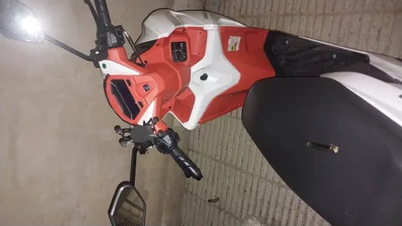 پایه نگهدارنده موبایل شارژر دار مناسب برای موتورسیکلت مدل Phone charging bracke