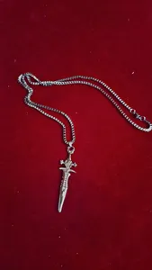 تجریه خرید گردنبند مردانه رزالیا طرح خنجر مدل NM-SSC-35