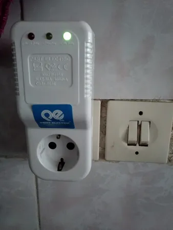 محافظ ولتاژ پارت الکتریک مدل 01