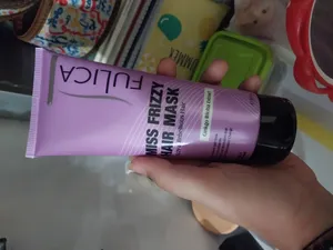 تجریه خرید ماسک مو فولیکا مدل miss frizzy حجم 200 میلی لیتر