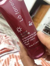 تجریه خرید کرم ضدآفتاب و ضدلک رنگی لافارر مدل SPF40-Medium، مناسب پوست‌های خشک و معمولی، حجم 40 میلی‌لیتر