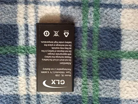 گوشی موبایل جی ال ایکس مدل T352 دو سیم کارت ظرفیت 4 مگابایت و رم 4 مگابایت