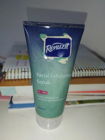 اسکراب لایه بردار روزانه رینوزیت مدل Deep action exfolianting حجم 200 میلی لیتر