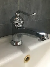 تجریه خرید شیر روشویی دزلی مدل لاروس