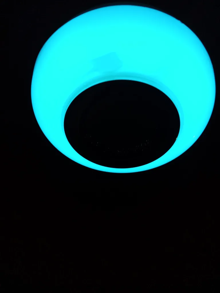 لامپ هوشمند و اسپیکر بلوتوثی مدل led music blub کد HB-61