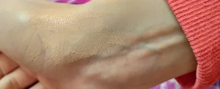 کرم پودر مای سری Black Diamond مدل Velvet Makeup شماره 01