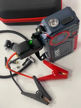 جامپ استارتر ایوک مدل K-6200 ظرفیت 8000 میلی‌آمپر به همراه پمپ باد و پاوربانک