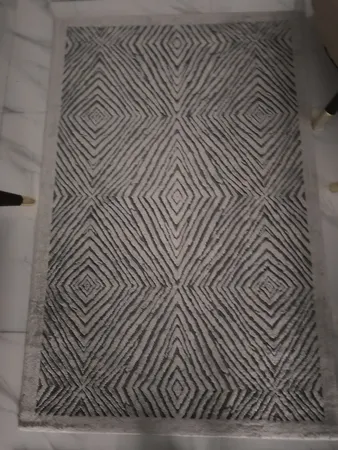 فرش ماشینی طرح پلاتینیوم کد 5005 زمینه طوسی