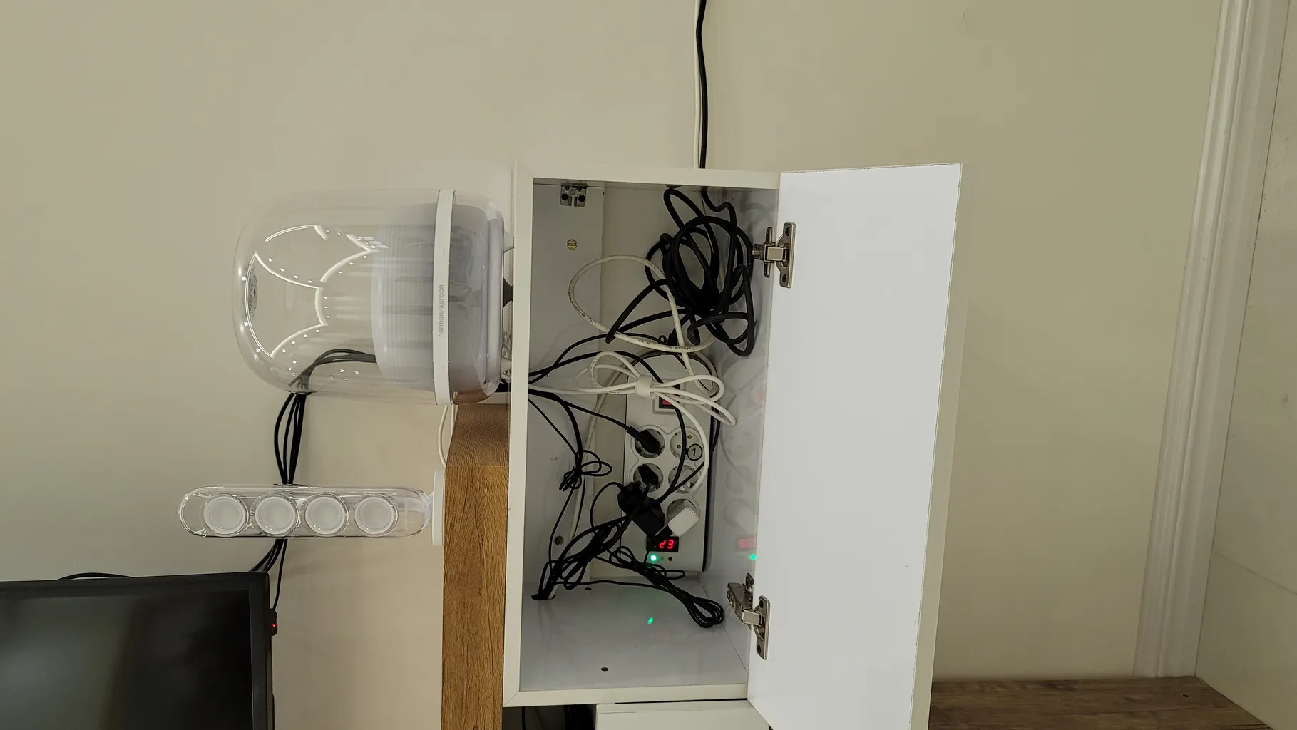 میز تلویزیون دیواری مدل SO21155