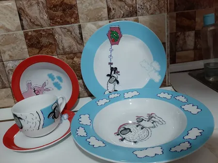 سرویس غذا خوری 5 پارچه کودک چینی زرین ایران سری ایتالیا اف مدل Shaun The Sheep درجه یک
