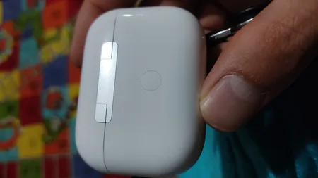 هدفون بلوتوثی مدل AirPods Pro 2nd Generation همراه با محفظه شارژ