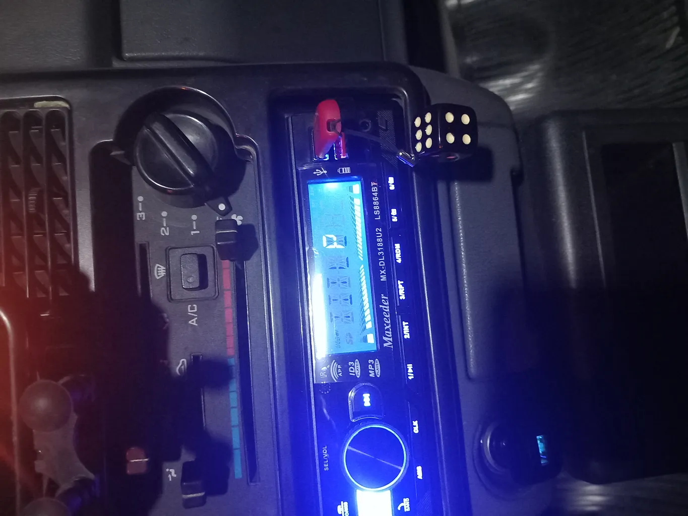 پخش کننده خودرو مکسیدر مدل MX-8864