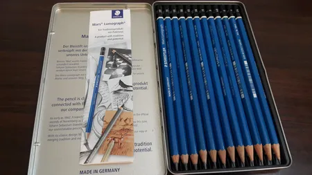 مداد طراحی استدلر مدل ست لوموگراف کد 114681 بسته 12 عددی