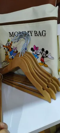 چوب لباسی نوزادی مدل افرا طرح چوب بسته 12 عددی