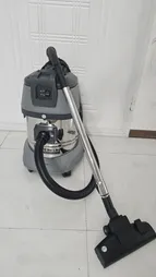 جاروبرقی صنعتی سوران مدل H201