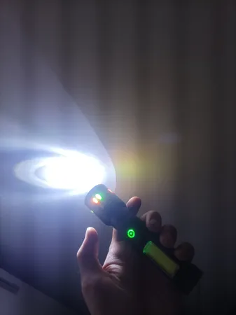 چراغ قوه دستی مدل 360 با نور مهتابی