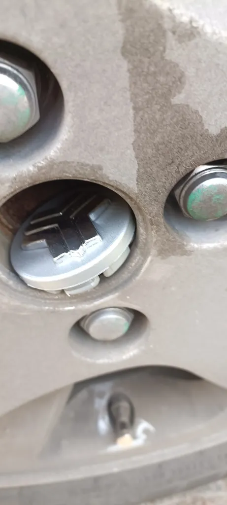 در پوش وسط رینگ خودرو وارون مدل P-471 مناسب برای شاهین