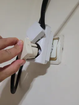 محافظ ولتاژ نوسان مدل L-123 مناسب برای لباسشویی و ظرف شویی