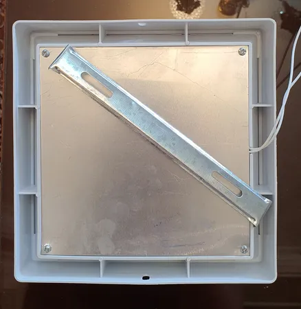 چراغ سقفی 16 وات شاهچراغ مدل صدرا طرح روکار مربع