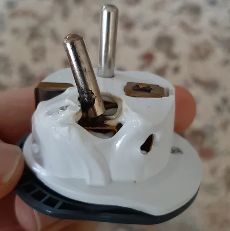 تبدیل دیواری 3 به 2 مارکن مدل A-M-B بسته دو عددی