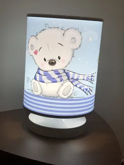 چراغ آویز کودک مدل خرس شال دار به همراه چراغ رومیزی