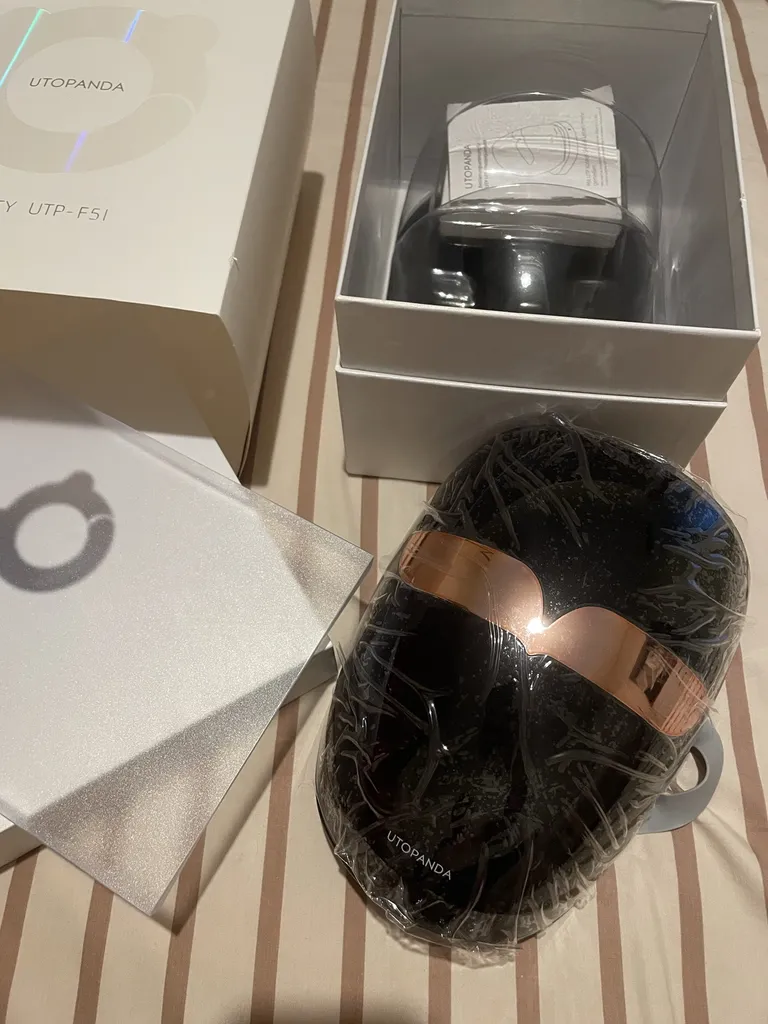 دستگاه جوانسازی یوتوپاندا مدل LED Mask