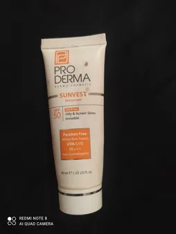 کرم ضدآفتاب فاقد چربی پرودرما مدل SPF50، حجم 40 میلی‌لیتر