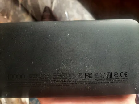 پاوربانک 10 وات شیائومی مدل Redmi ظرفیت 10000 میلی آمپر ساعت به همراه کابل تبدیل microUSB