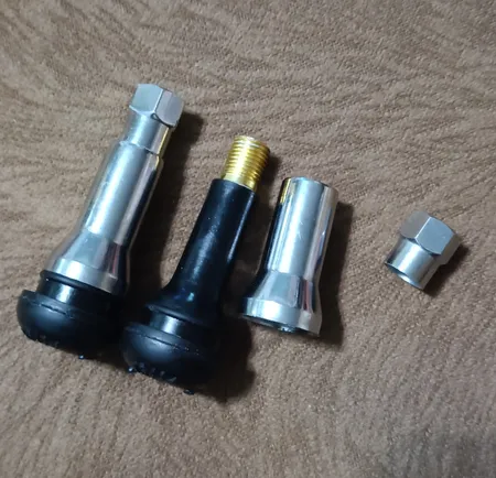 والف لاستیک خودرو مدل TL-Silv بسته 4 عددی