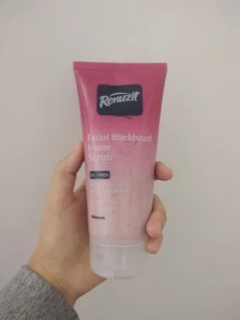 اسکراب پوست رینوزیت مدل Oil and Free حجم 200 میلی لیتر