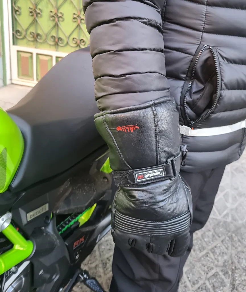 دستکش موتورسواری تری ام مدل M300