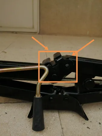 جک خودرو ساپکو مدل J3 ظرفیت 2 تن