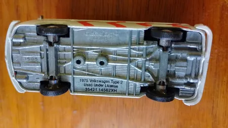 ماشین بازی گرین‌لایت مدل VOLKSWAGEN TYPE 2 1975