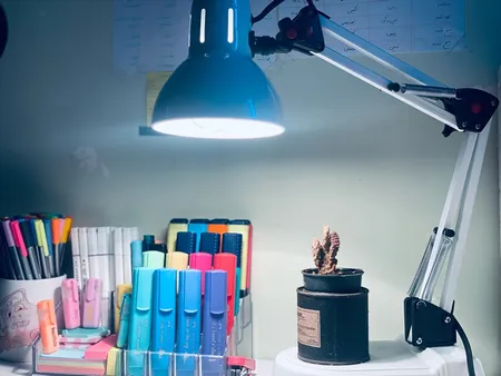 چراغ مطالعه صنایع کریم زاده مدل EN-111