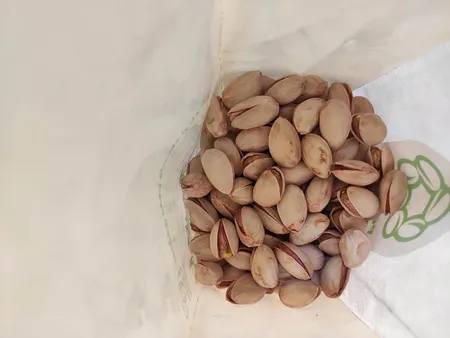 پسته احمدآقایی بوداده پستاکو - 500 گرم