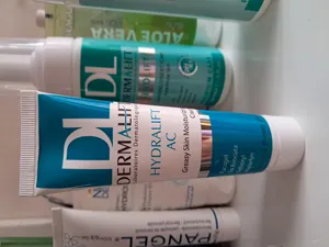 تجریه خرید کرم مرطوب‌کننده درمالیفت مدل Hydralift AC Cream مناسب پوست‌های چرب حجم 50 میلی‌لیتر