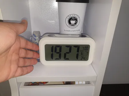 ساعت رومیزی مدل SR04