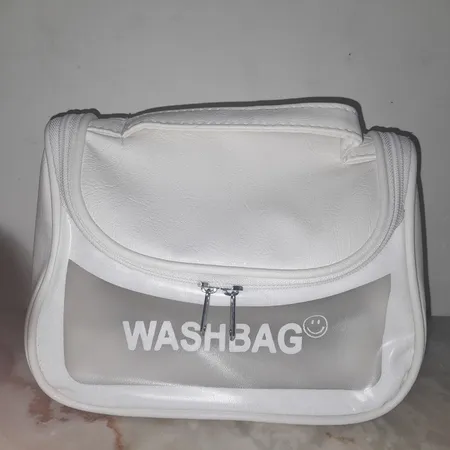 کیف لوازم آرایش زنانه واش بگ طرح چمدان ضد آب مدل BUYOT-149